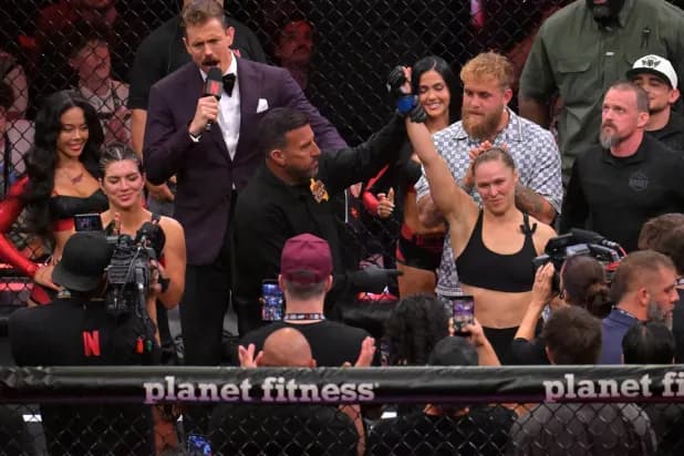 Ronda Rousey defeats Gina Carano in record 17 seconds at MVP MMA 1