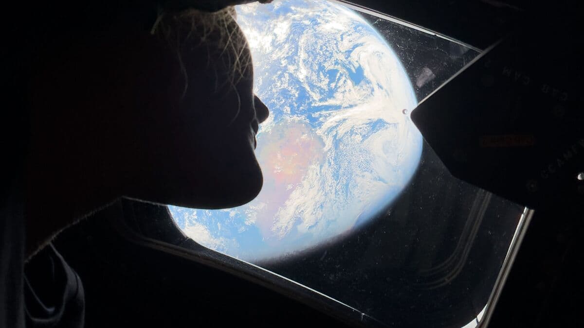 Artemis II Mission Successfully Concludes with Historic Lunar Flyby Splashdown