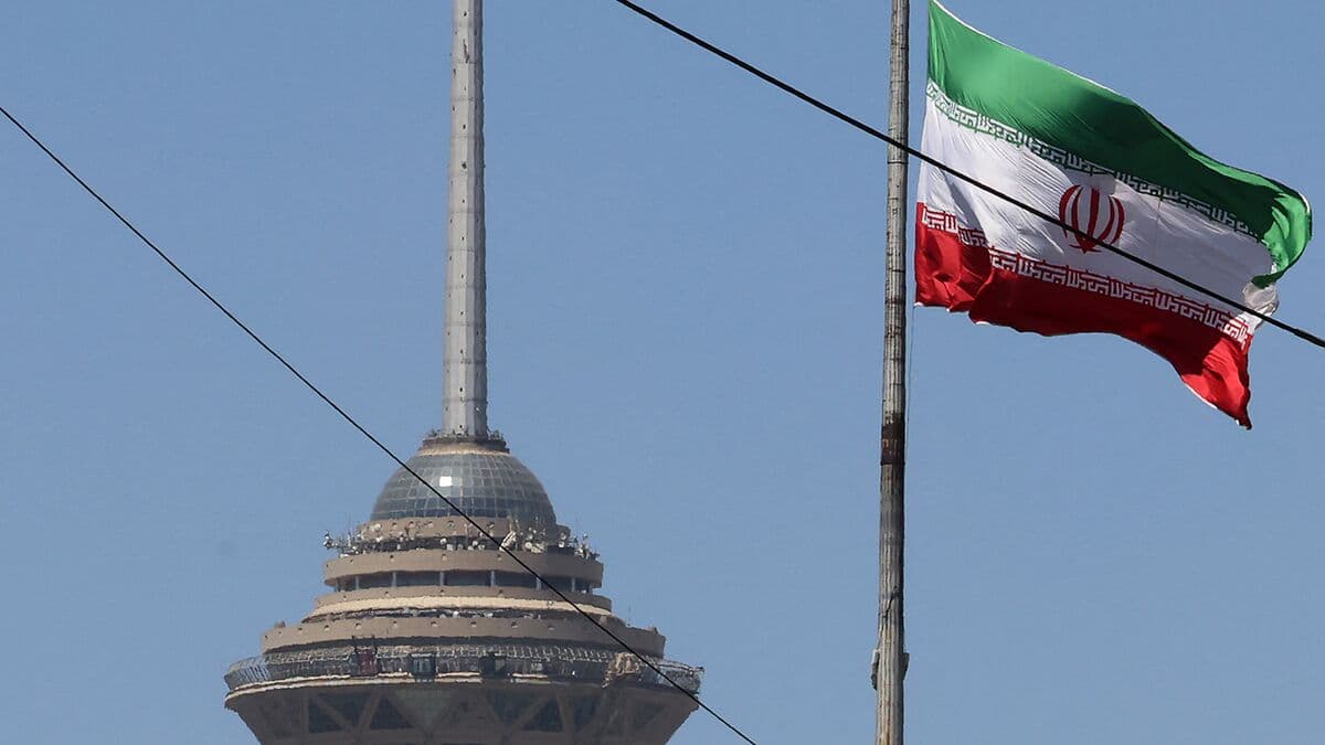 US military intercepts Iranian ballistic missiles targeting Kuwait and Bahrain