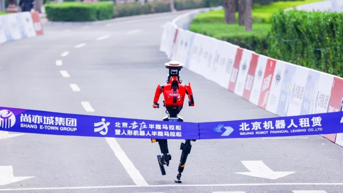 Honor's Lightning Robot Sets New Half-Marathon Record in Beijing