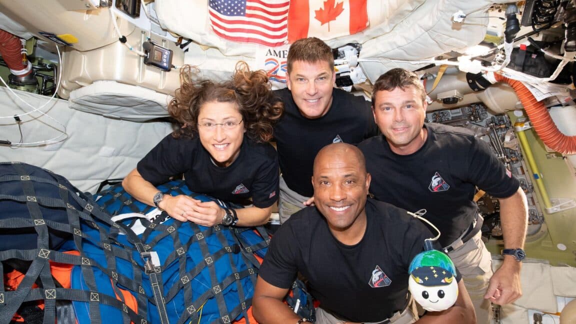 Artemis II Astronauts Confirm Feasibility of Lunar Landing During April 2026 Mission