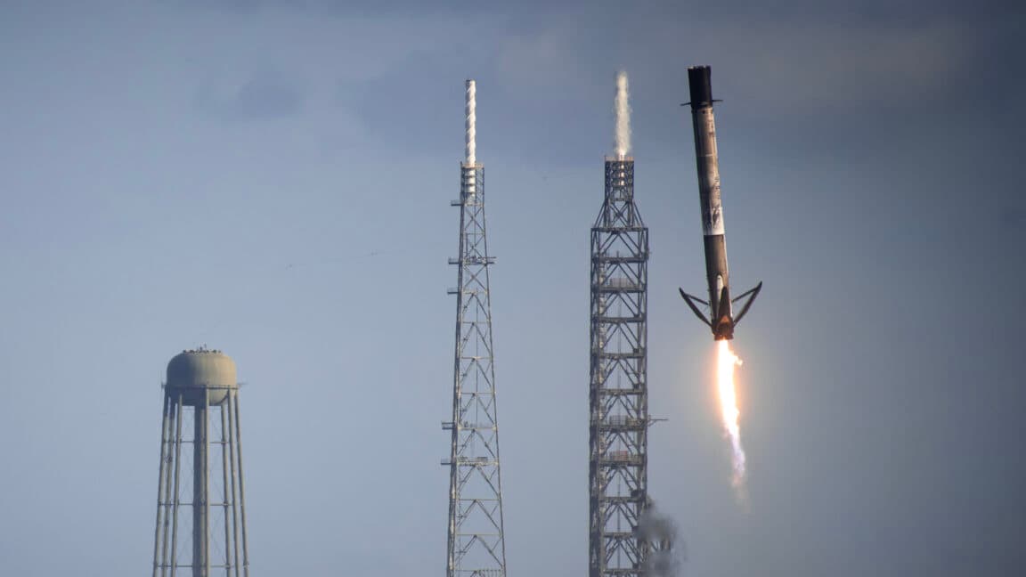 Infographic showing projected growth in U.S. launches and new spaceport locations under the National Space Transportation Policy.