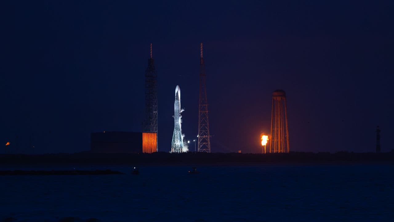 Blue Origin's New Glenn Rocket Explodes During Static Fire Test in Florida