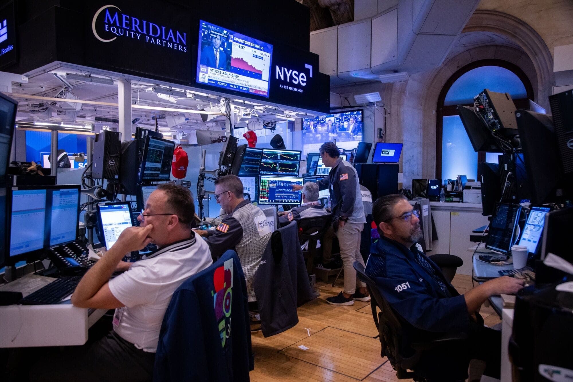 US stock market graph showing record highs following the US-Iran ceasefire