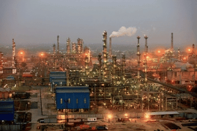 Oil prices decline amid U.S. interest rate fears and Middle East tensions