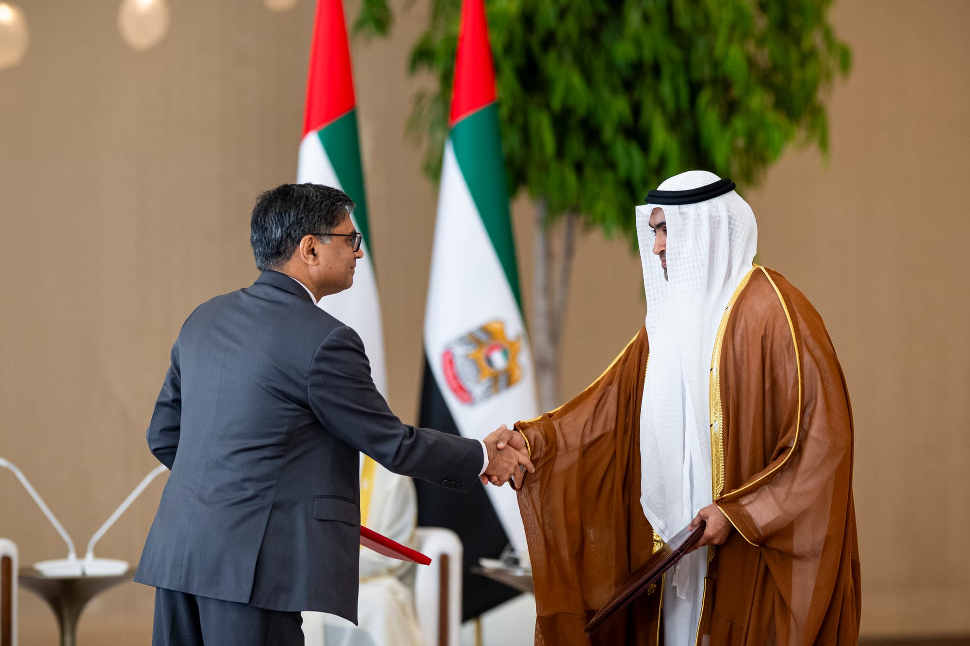 Indian Prime Minister Narendra Modi and UAE President exchanging agreements