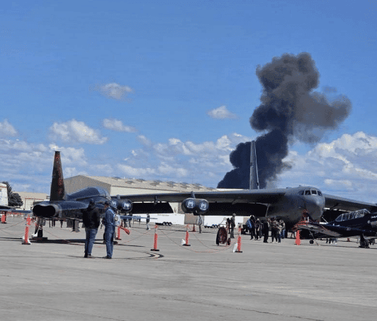 US Navy EA-18 Growler jets collide during Idaho air show