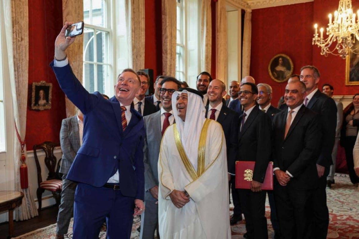 UK and Gulf Cooperation Council leaders signing trade agreement