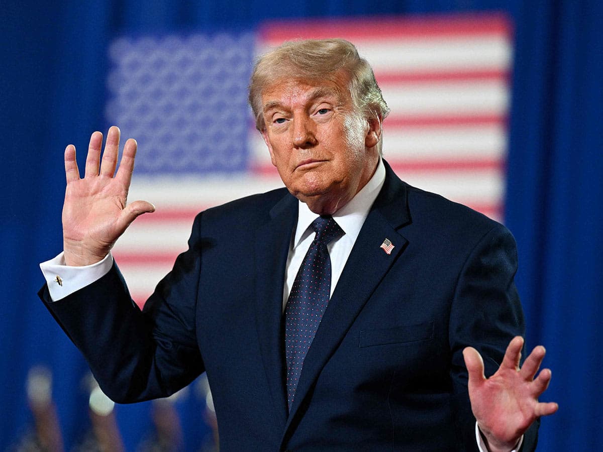 President Trump announces the continuation of the U.S. blockade on Iran.