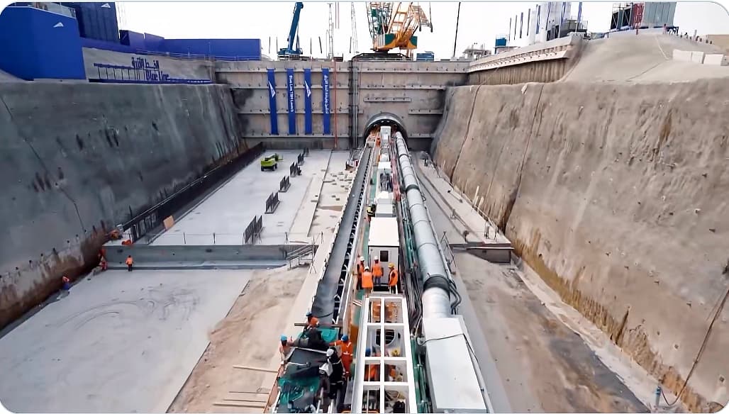 New tunnel boring machine used in Dubai Metro Blue Line project
