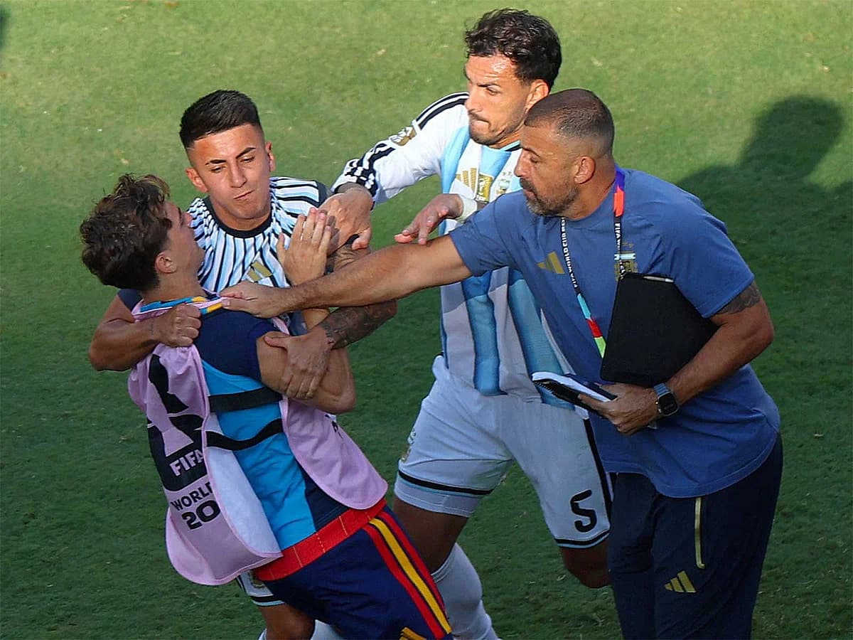 Post-match brawl erupts between Argentina and Spain players after World Cup final
