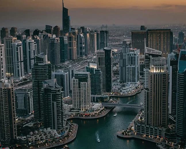 Infographic showing projected 20% increase in Dubai's residential housing stock and price trends.