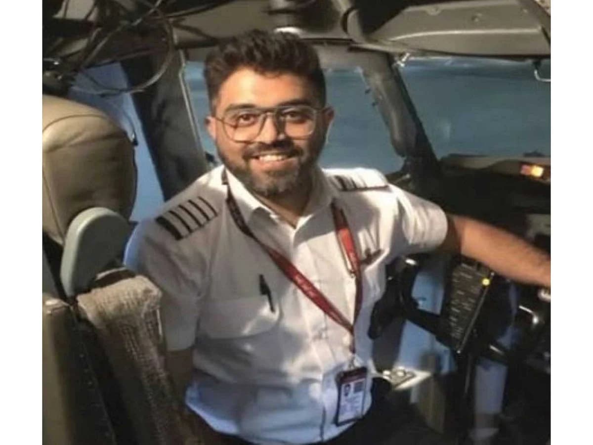 Captain Smit Machchhar recovering in hospital after cockpit attack on Flydubai flight.