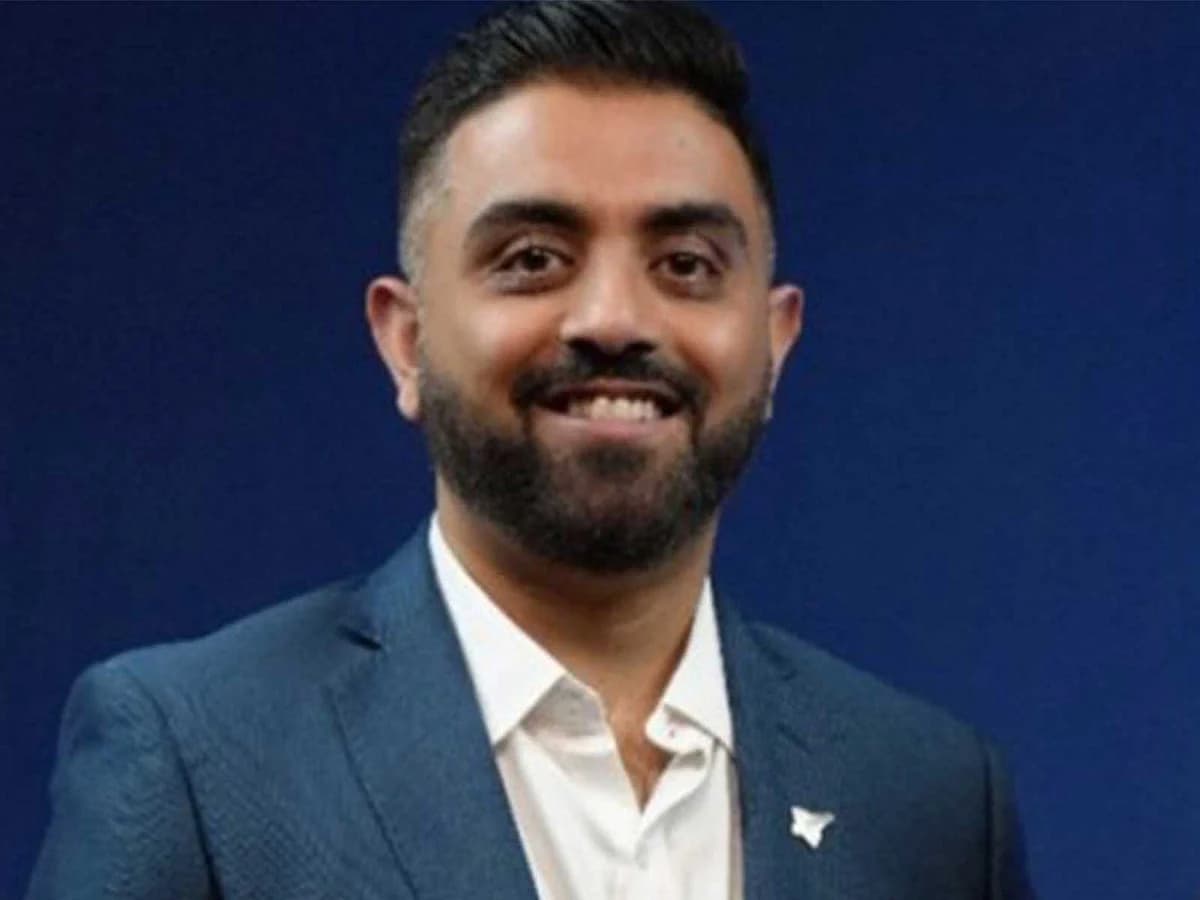 Captain Smit Machchhar's heroic response during the flydubai cockpit attack on September 30, 2026.