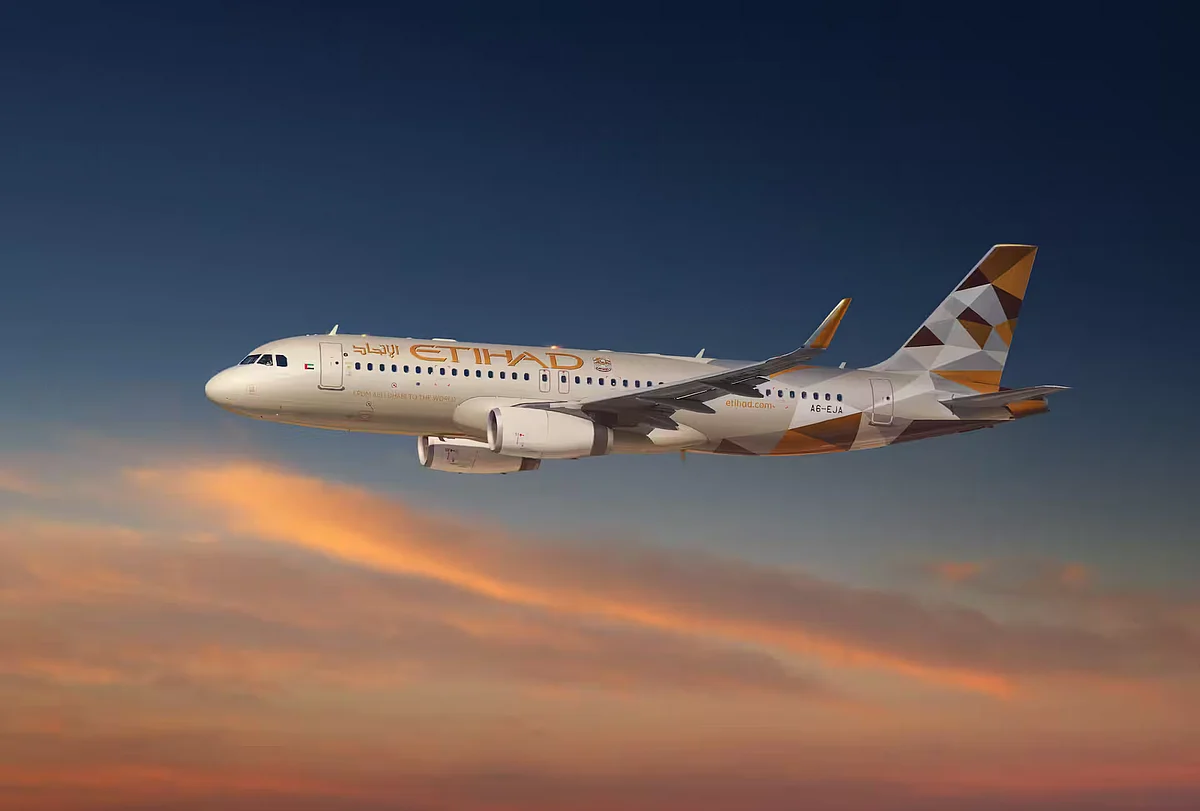 UAE Airlines Cancel Flights to Riyadh Amid Ongoing Airport Disruptions Following Houthi Attacks