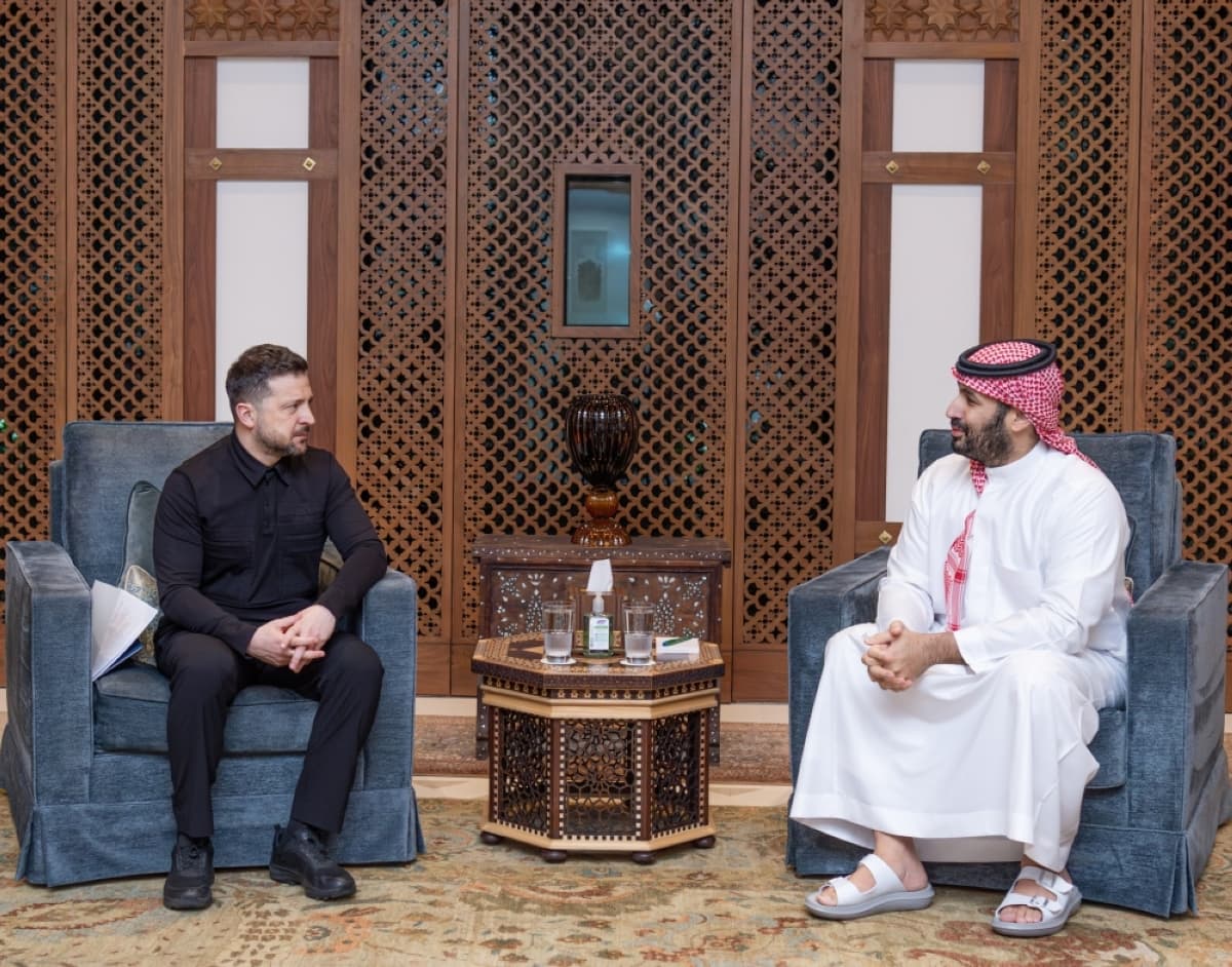 Saudi Crown Prince Mohammed bin Salman Engages in Diplomatic Talks with Ukrainian President Zelenskyy Amid Regional Tensions