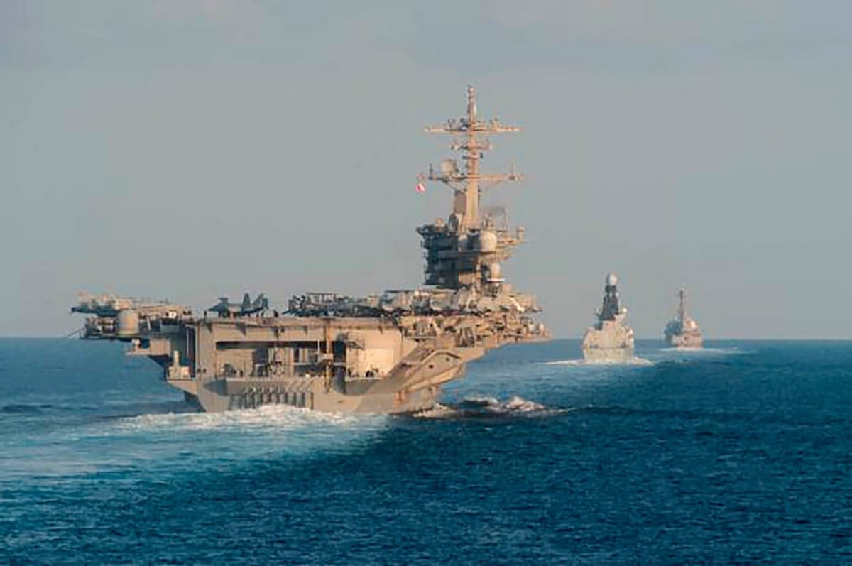 US Navy Destroyers Transit Strait of Hormuz for First Time Since War Began