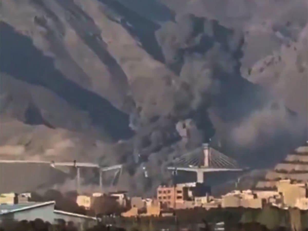 US-Israeli Airstrikes Destroy B1 Bridge in Iran Causing Casualties