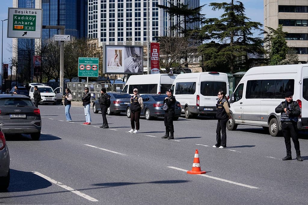 Turkish authorities arrest 198 Daesh suspects after shootout at Israeli consulate in Istanbul