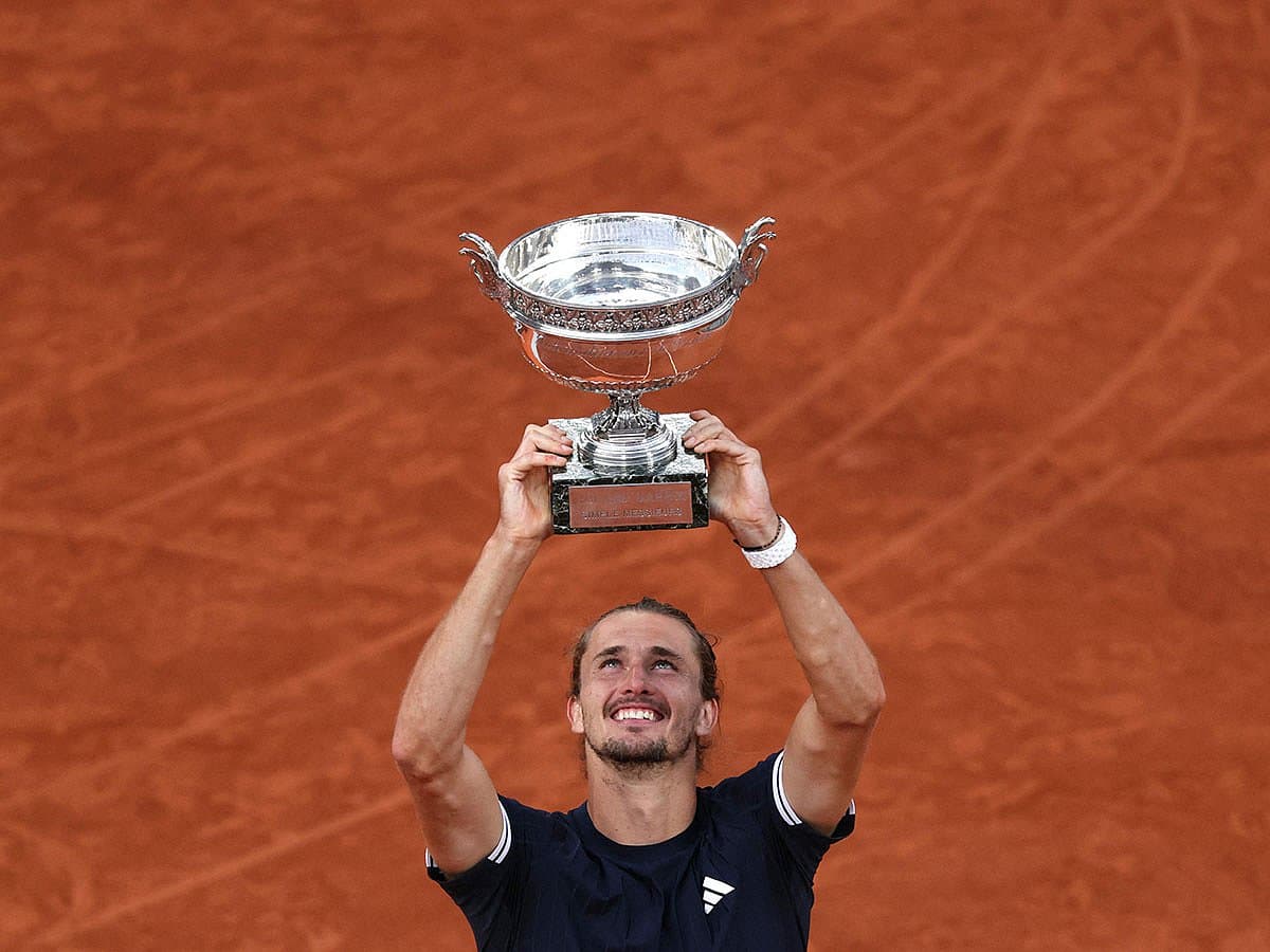 Alexander Zverev celebrating his first French Open title victory.