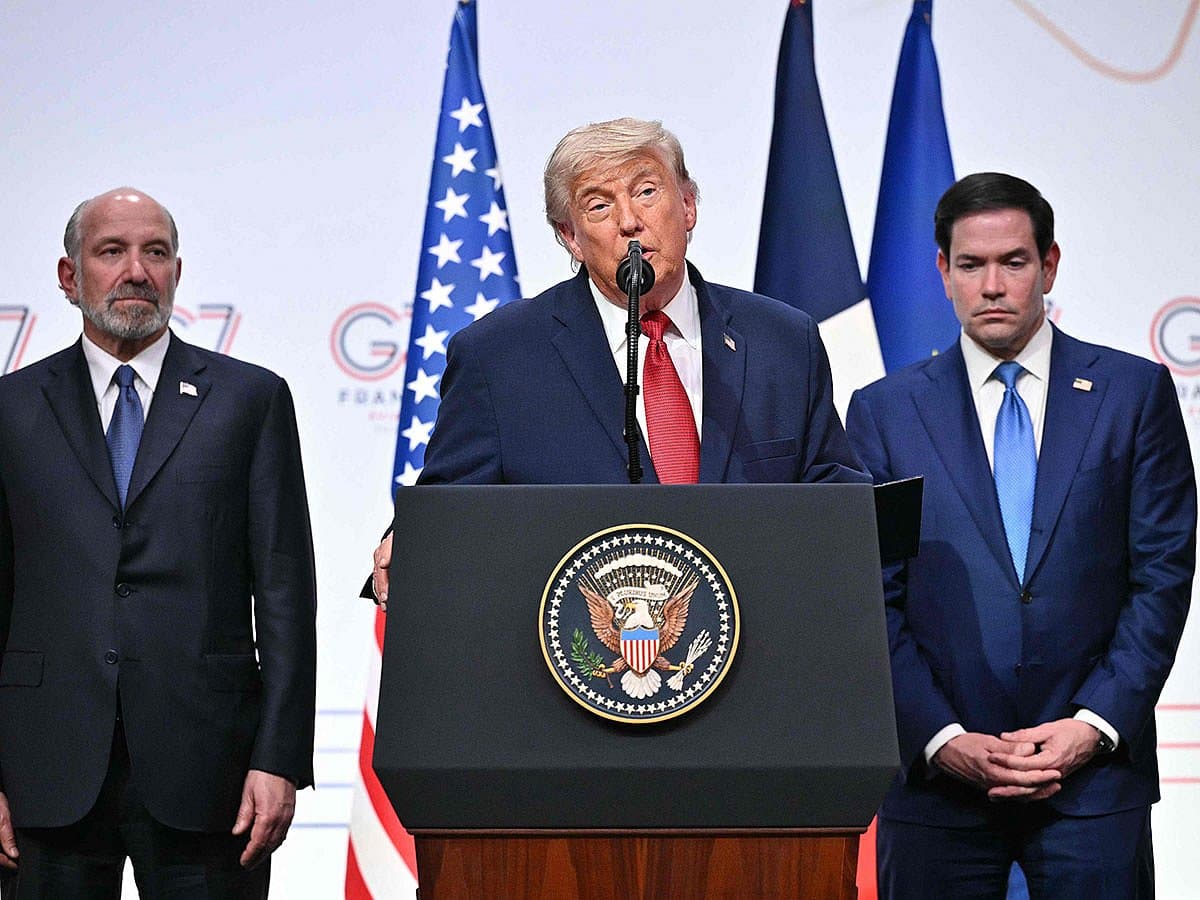 Trump and Pezeshkian Sign Iran Accord to Reopen Strait of Hormuz
