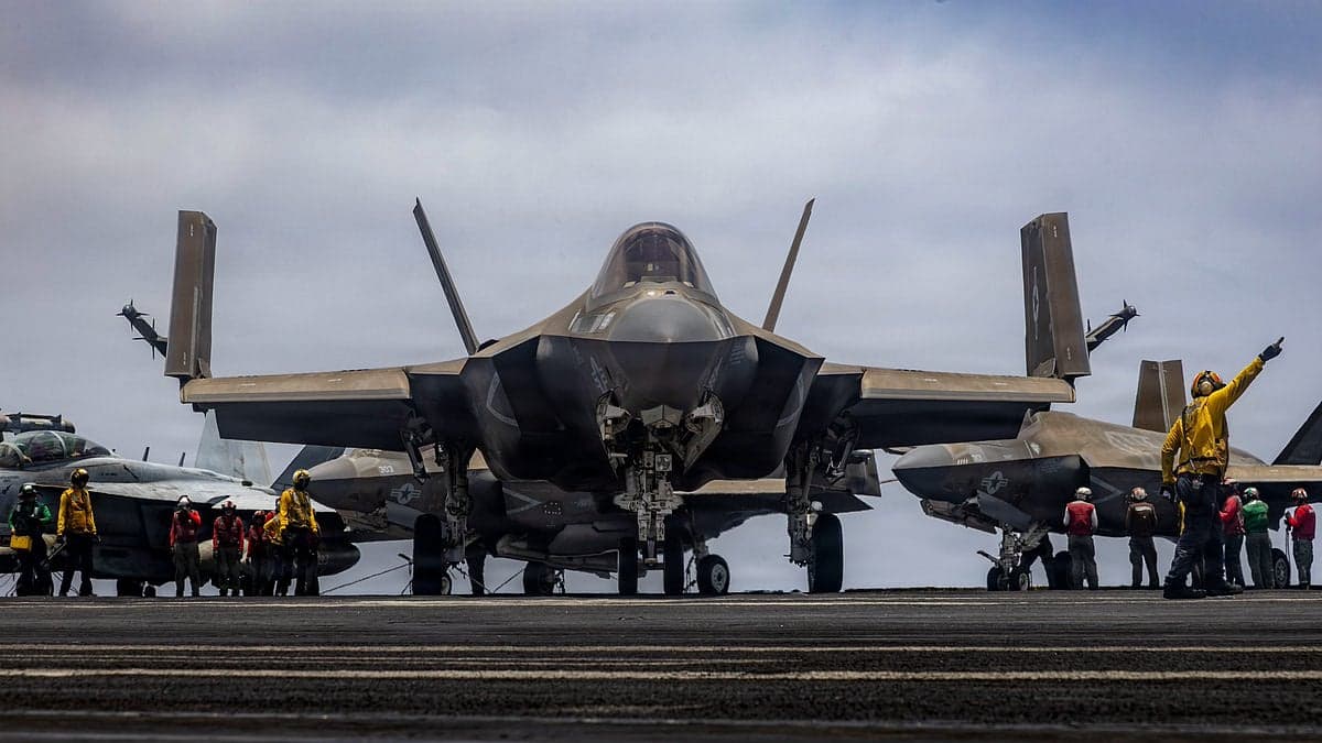 US airstrikes on Iranian targets following drone attack on ship
