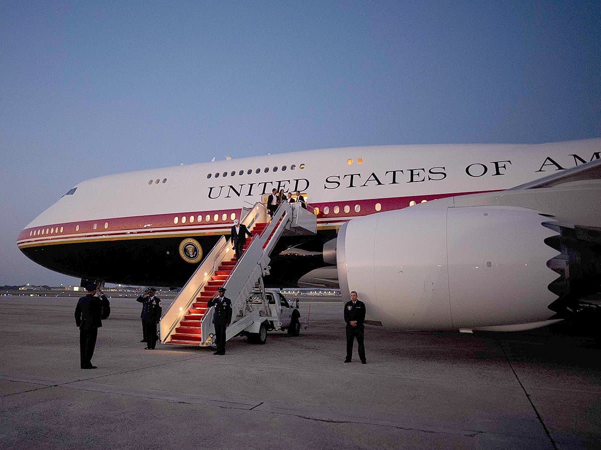 Trump Takes Inaugural Flight on Qatar-Gifted Boeing 747 Enhancing U.S.-Qatar Relations