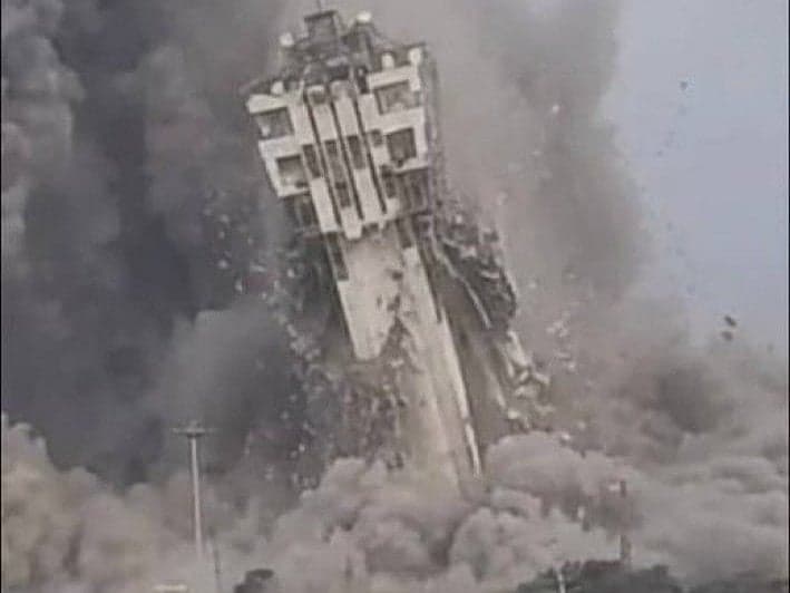 US airstrikes targeting infrastructure in southern Iran