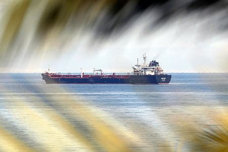 Houthi missile strike on Saudi oil tanker in the Red Sea