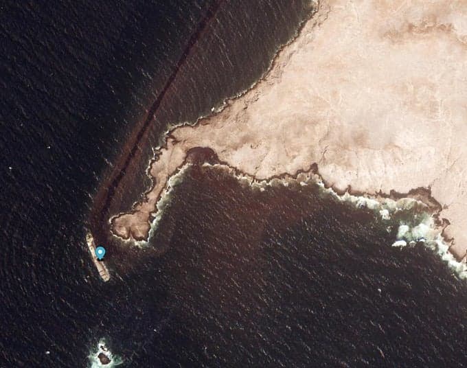 Oman responds to environmental threat from grounded vessel CAROLINE BEZENGI