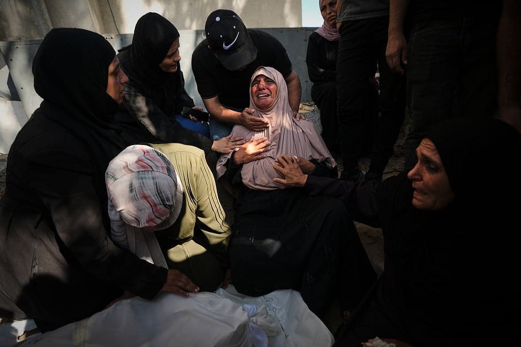 Infographic showing timeline of Israeli airstrikes and ceasefire negotiations in Gaza.