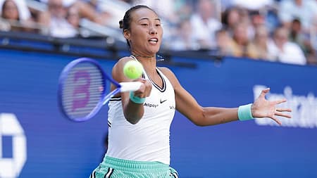 Zheng Qinwen Upsets Iga Swiatek in US Open Fourth Round