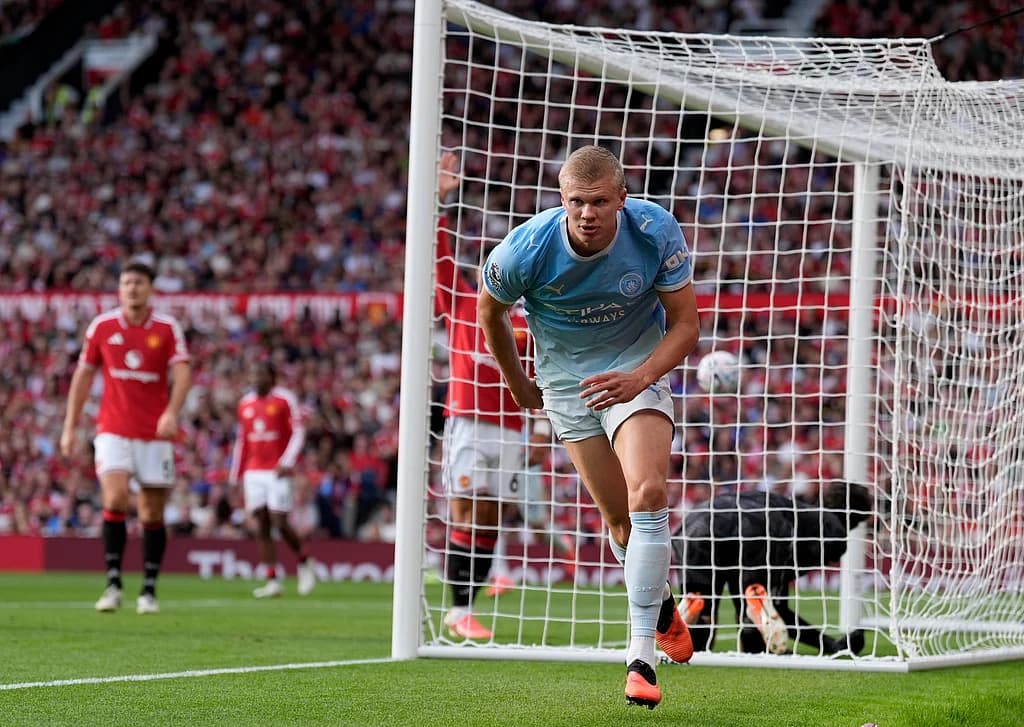 Infographic showing VAR decision timeline in Haaland's controversial goal during Manchester derby.