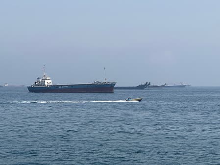 Iran Proposes Seven-Day Plan for Strait of Hormuz Reopening Amid US Tensions