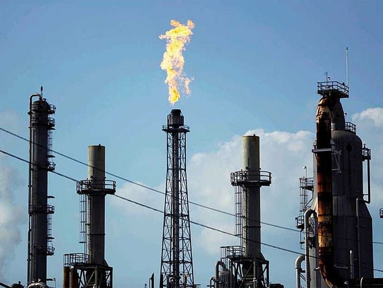 Oil prices decline to pre-war levels amid increased Middle Eastern supply
