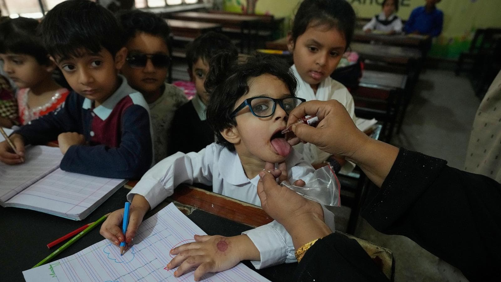 Militant Attack on Police Convoy During Pakistan's Polio Vaccination Campaign Results in Casualties