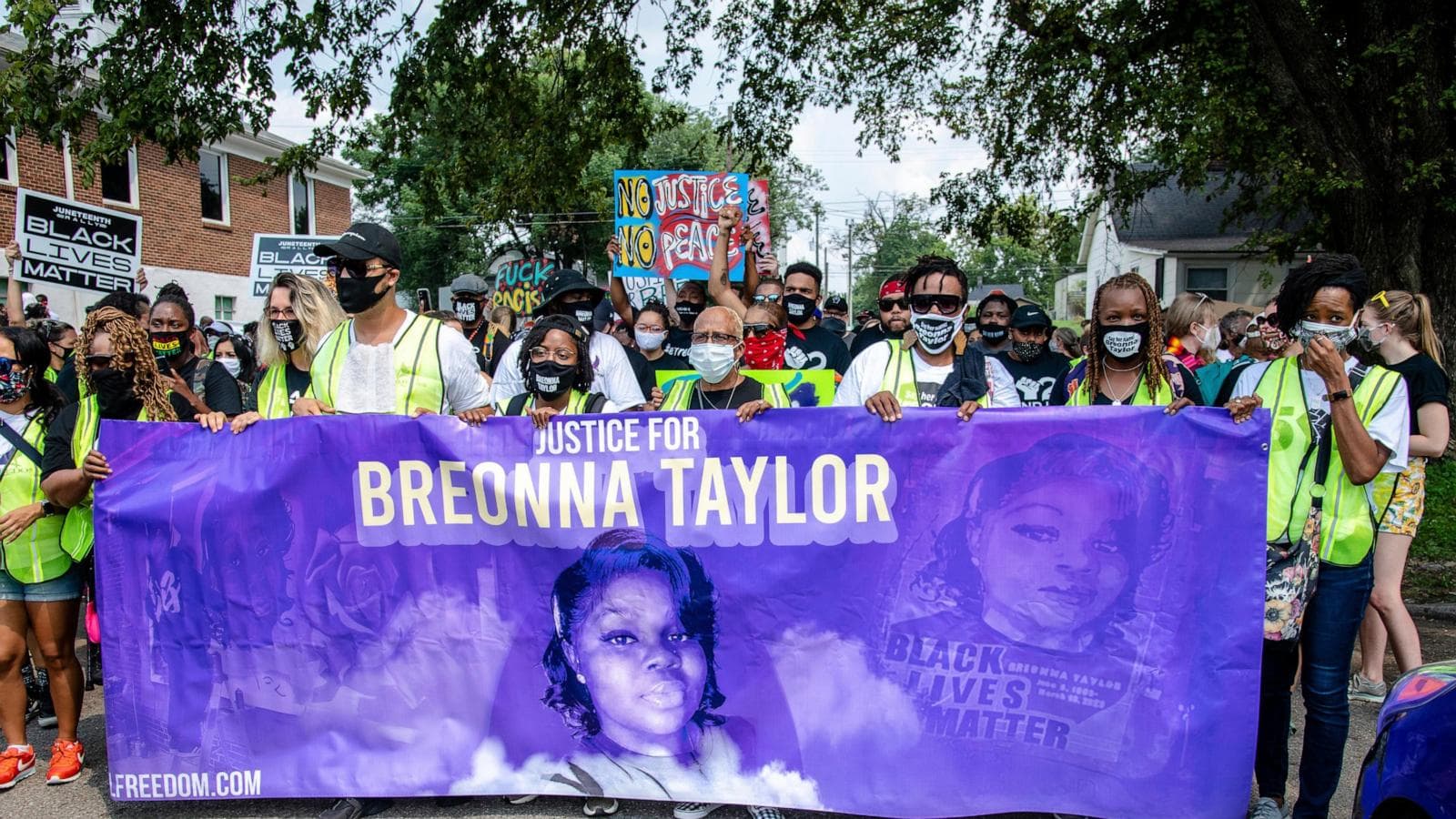Federal Charges Against Former Louisville Officers in Breonna Taylor Case Dismissed