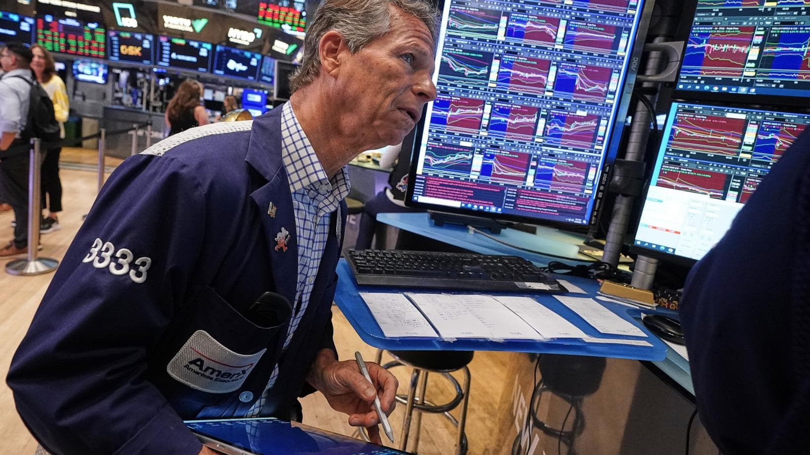 U.S. and European stock market trends following job data release