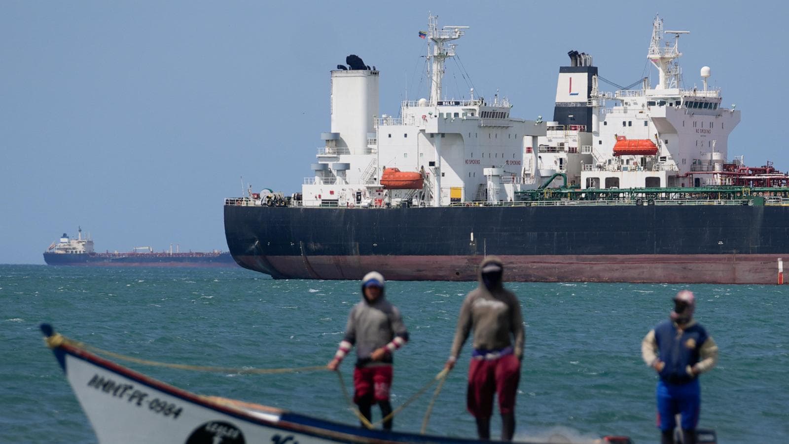 US Eases Sanctions on Venezuelan Oil Amid Iran War