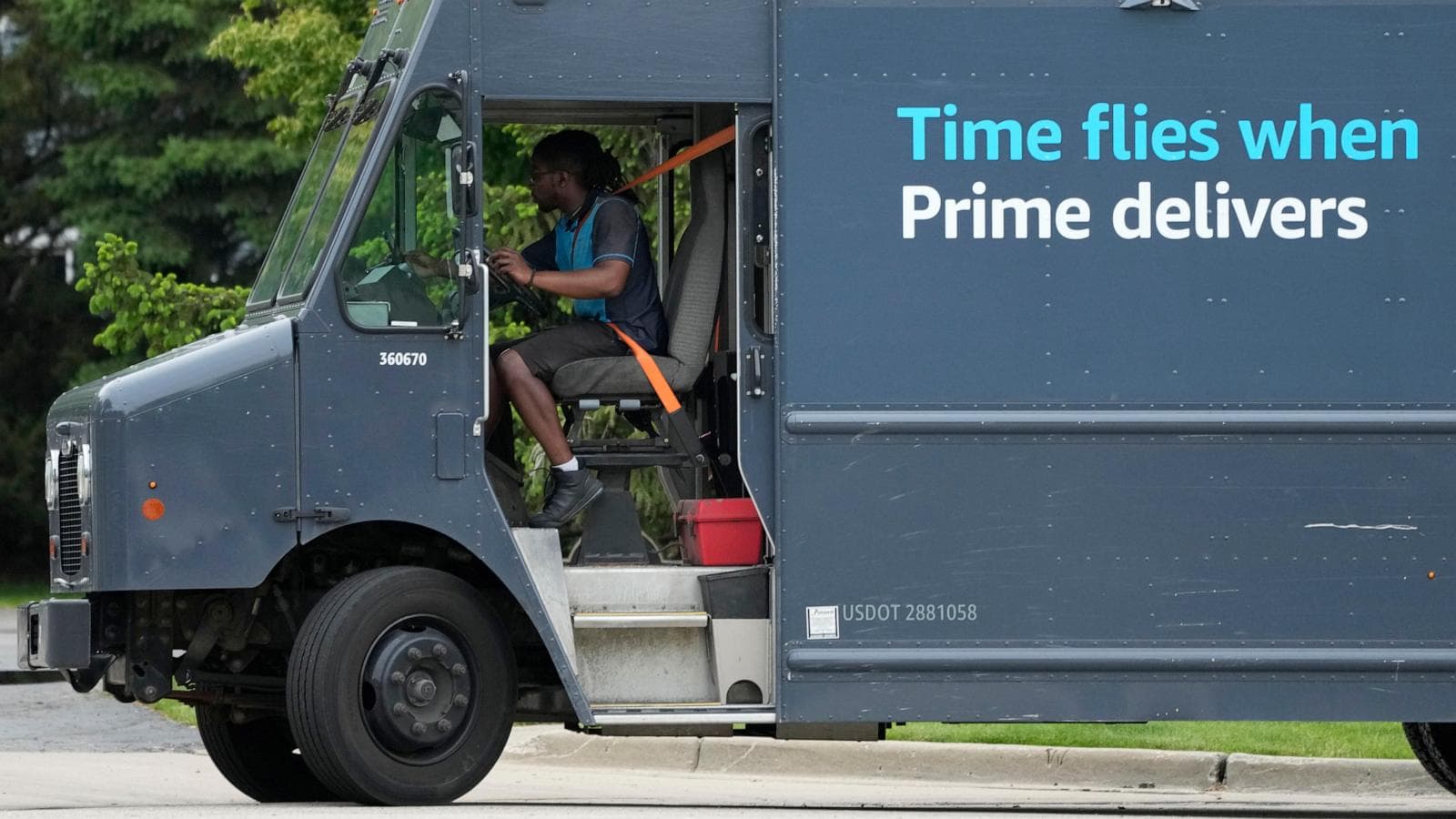 Amazon Introduces 3.5% Surcharge for Sellers Amid Iran War Fuel Price Surge