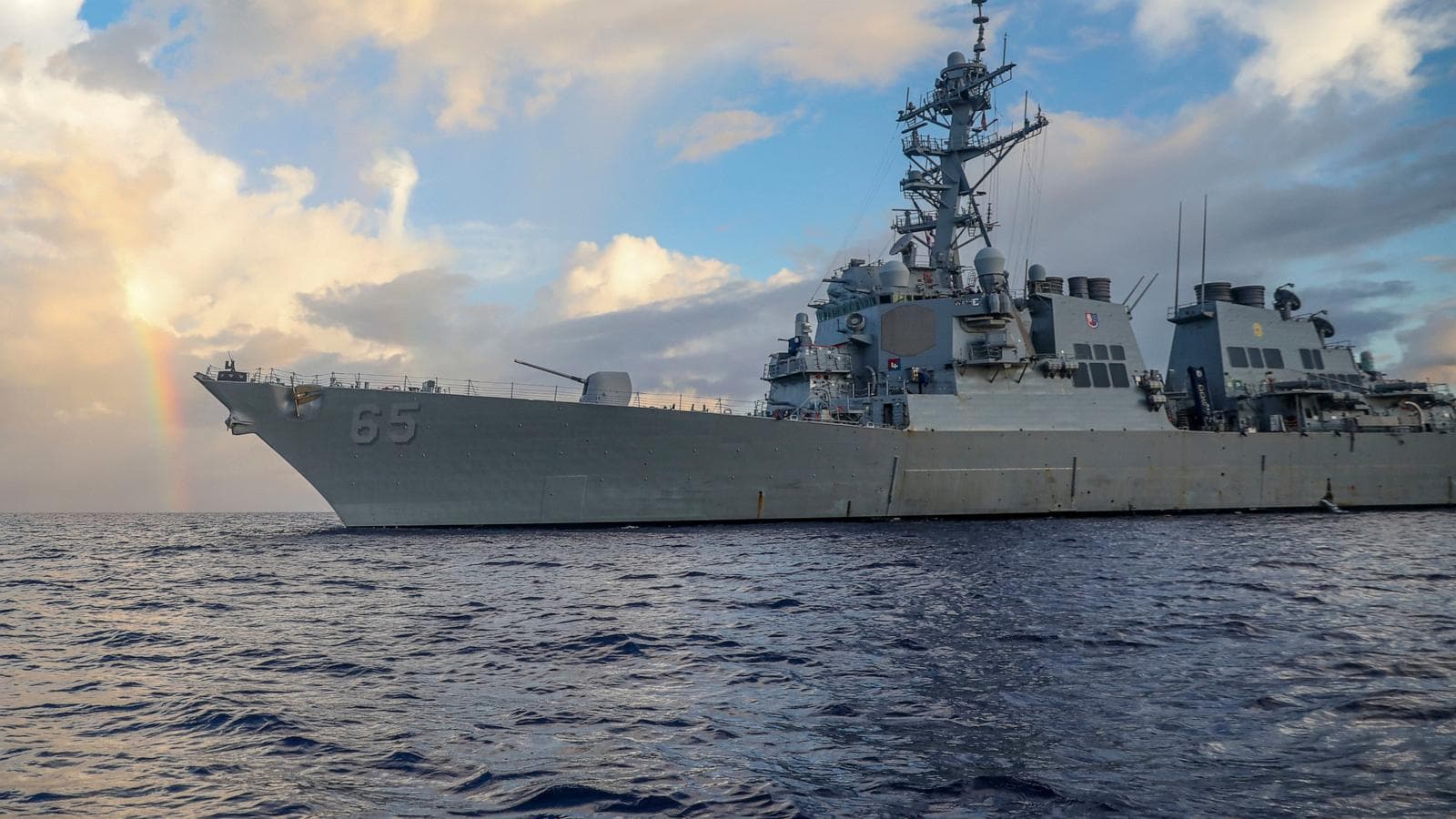 Infographic showing the timeline of the USS Benfold's power loss, recovery actions, and implications for naval readiness.