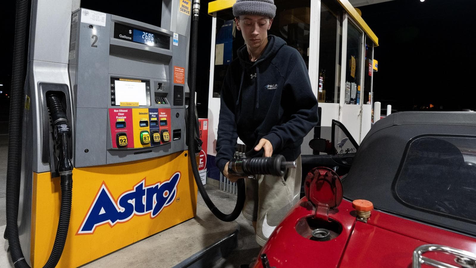 U.S. gasoline prices surge 52% amid Iran conflict