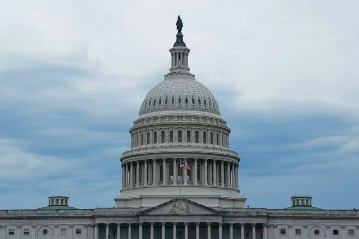 US Senate Limits Presidential Military Authority Against Iran