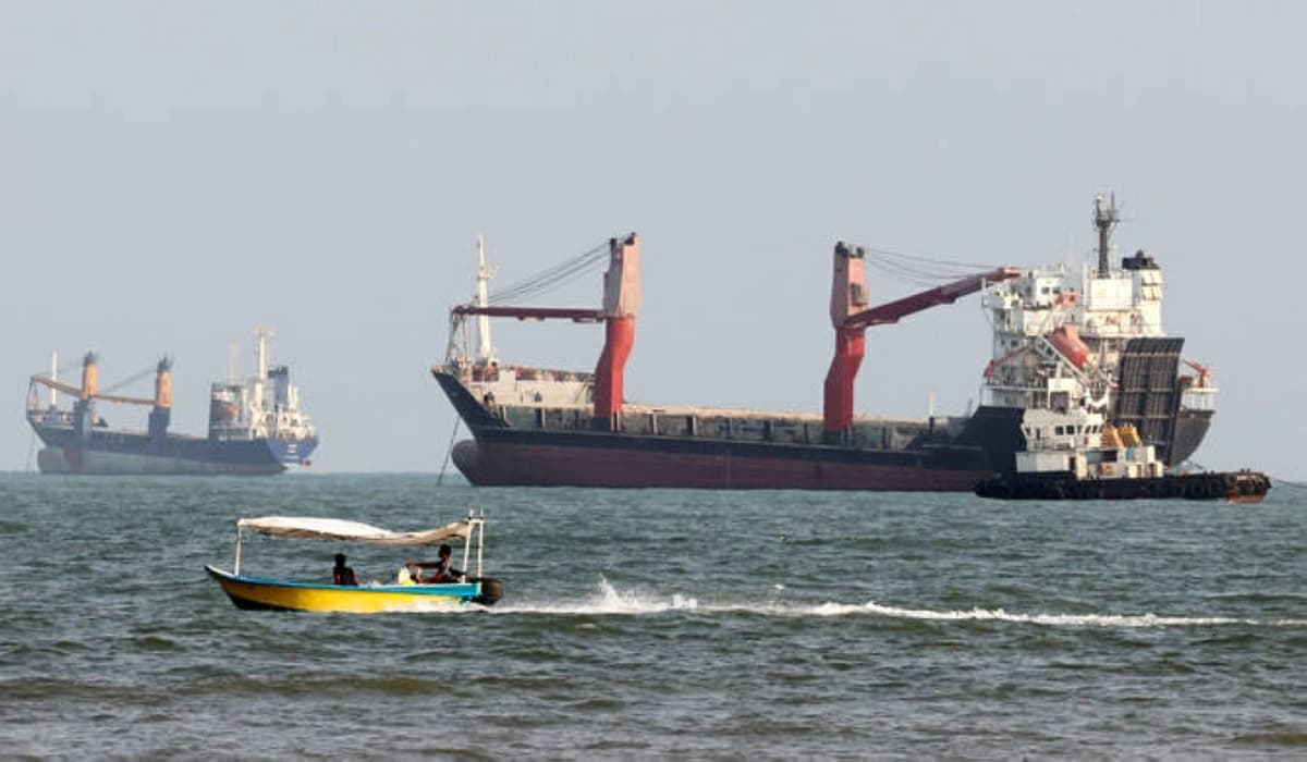 Vessel struck by projectile in Strait of Hormuz resulting in crew fatality