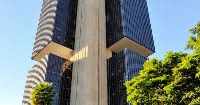 Brazil imposes 24-hour hold on cryptocurrency transfers over $10,000 starting January 2027
