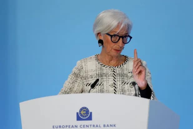 Christine Lagarde speaking at the Banco de Espana about euro stablecoins.