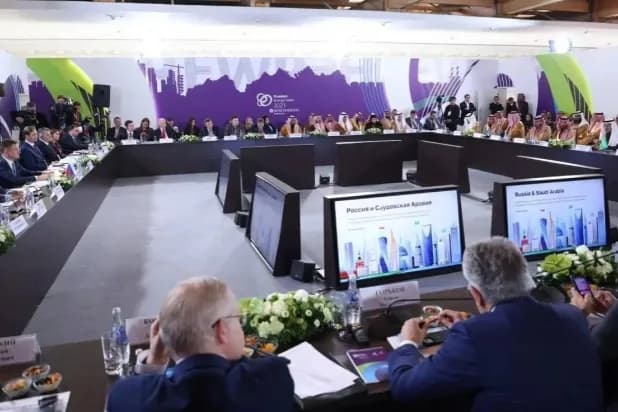 Saudi Arabia and Russia flags symbolizing the new visa agreement