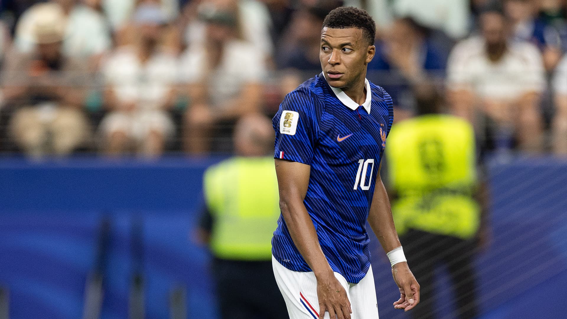 France and England flags representing the 2026 FIFA World Cup playoff matchup.