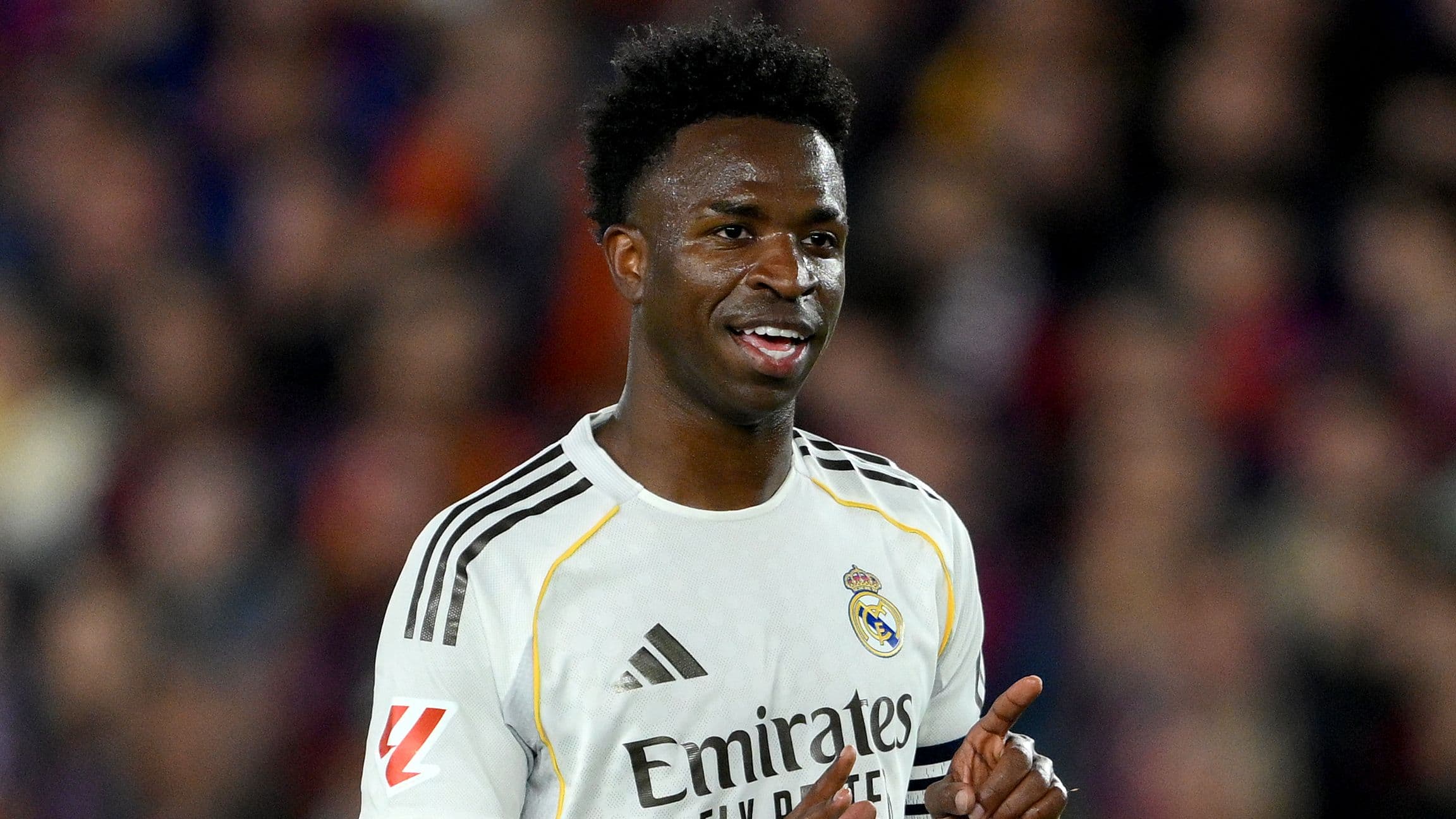 Arsenal's pursuit of Vinícius Júnior from Real Madrid amidst managerial changes.
