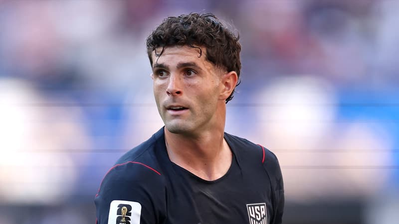 Christian Pulisic on the field during a World Cup match